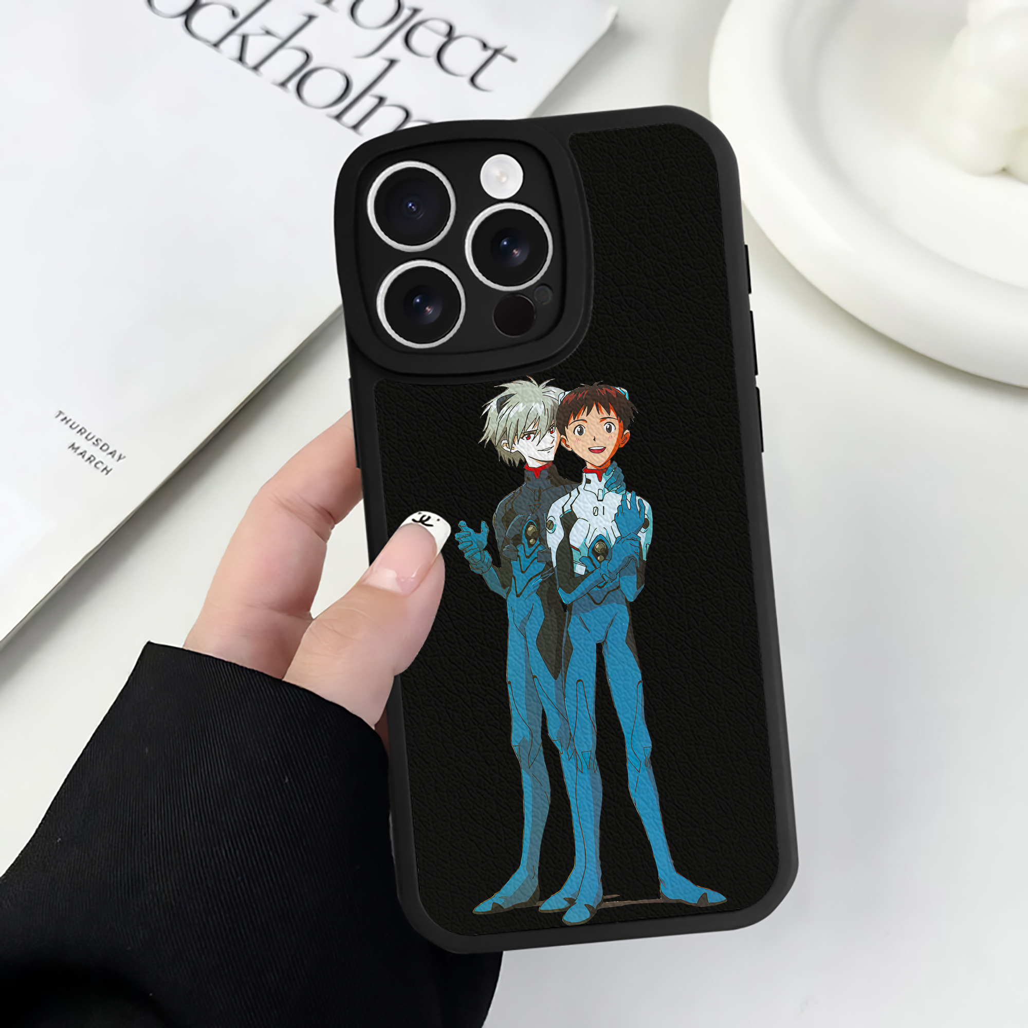 （画像用） EVA 新世紀エヴァンゲリオン 【iPhone 16シリーズ対応】シリコンスマホケース（レザー調） 材質：シリコン